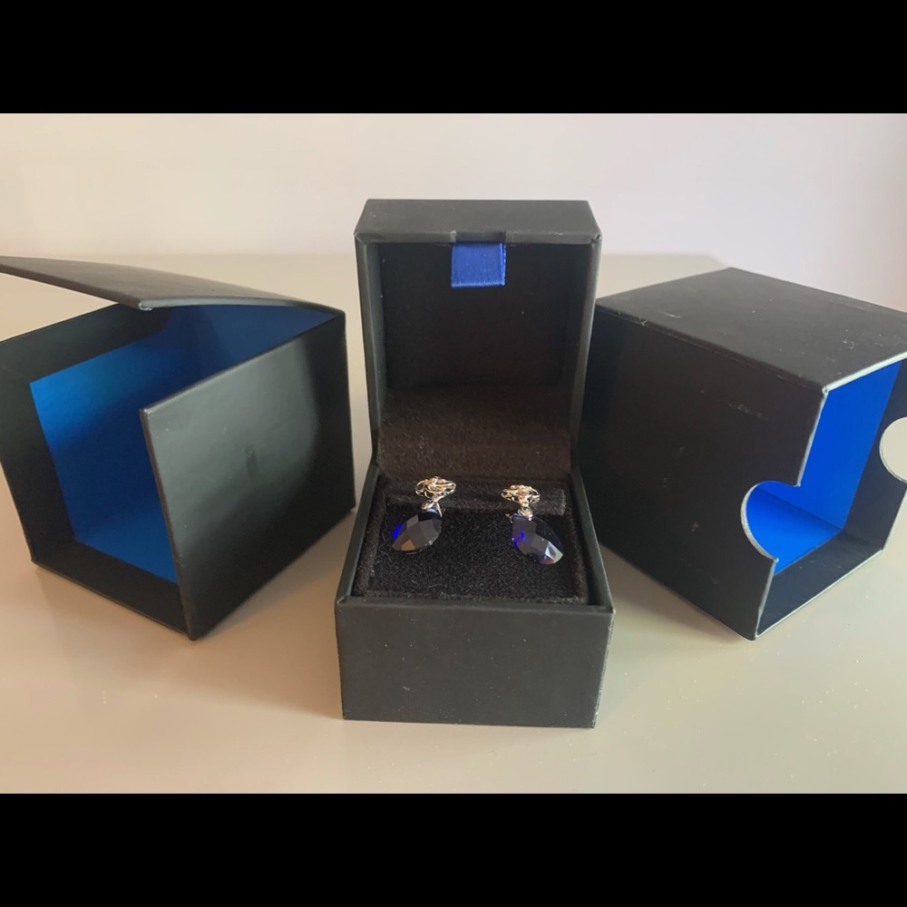 10k White Gold & Blue Sapphire Earrings